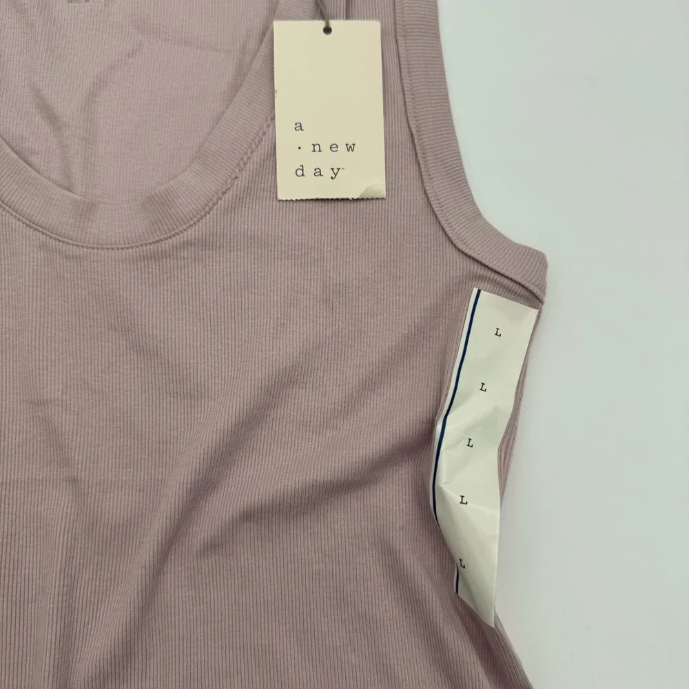 A New Day Womens Ribbed V-Neck Tank Top Light Mauve Purple Large NWT‎